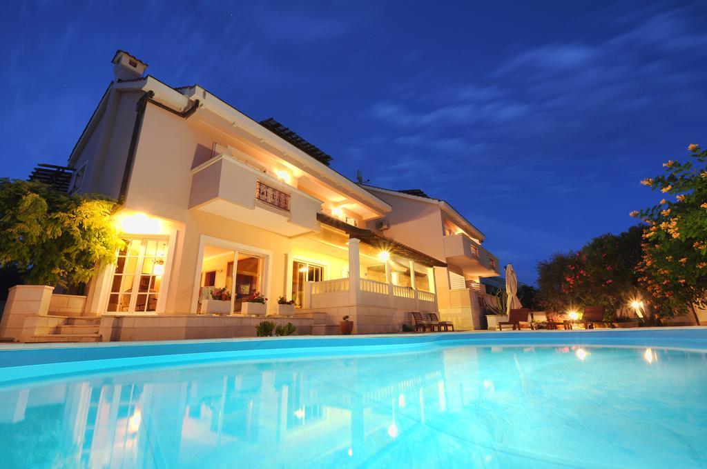 Apartments Villa Marnii Kožino Exteriér fotografie