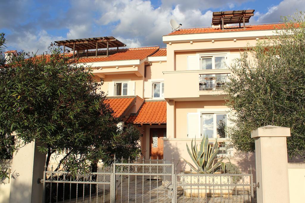 Apartments Villa Marnii Kožino Exteriér fotografie
