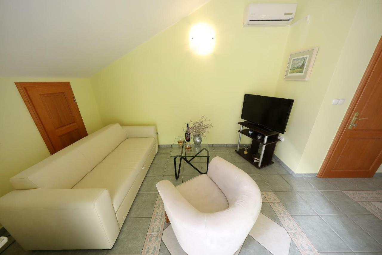 Apartments Villa Marnii Kožino Exteriér fotografie