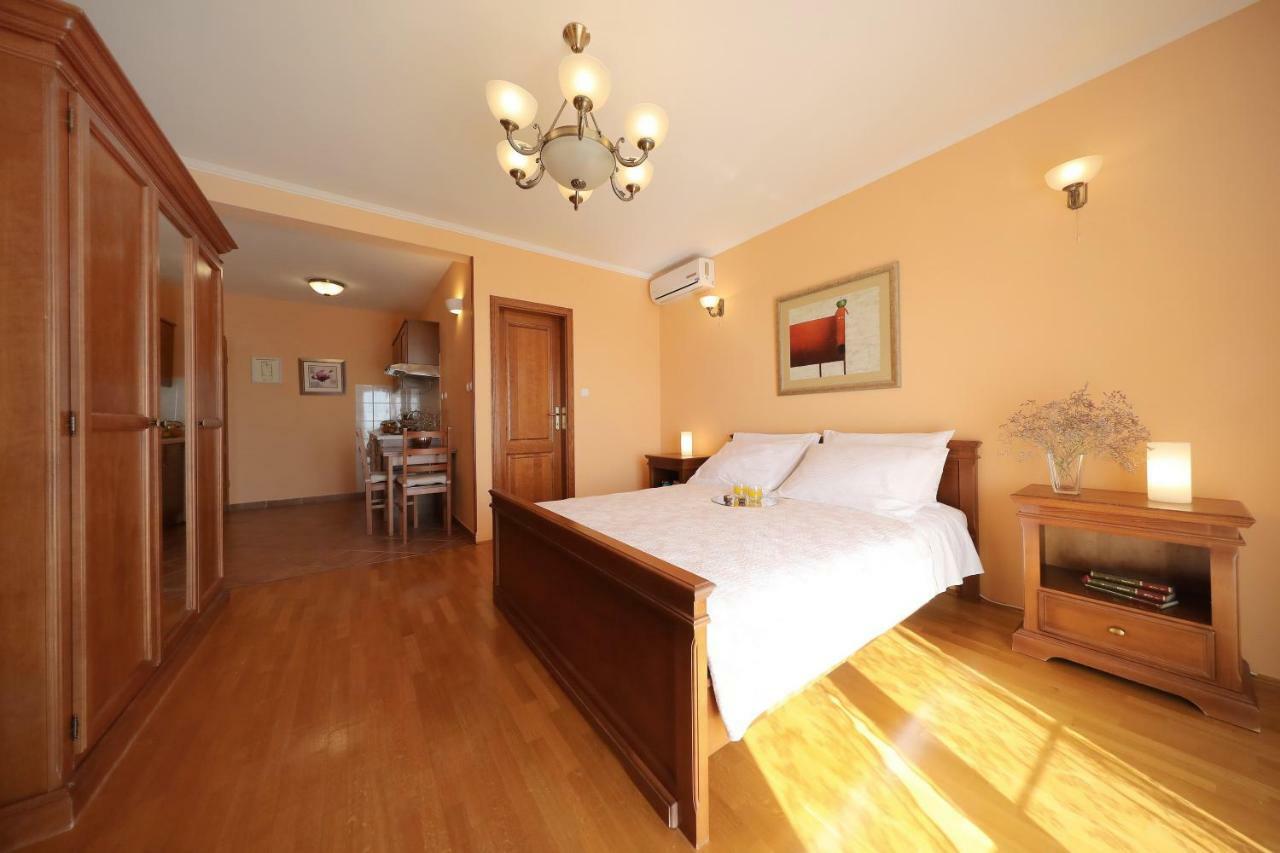 Apartments Villa Marnii Kožino Exteriér fotografie