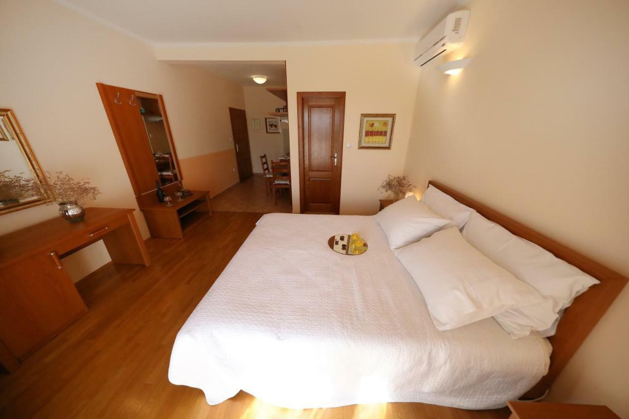 Apartments Villa Marnii Kožino Exteriér fotografie