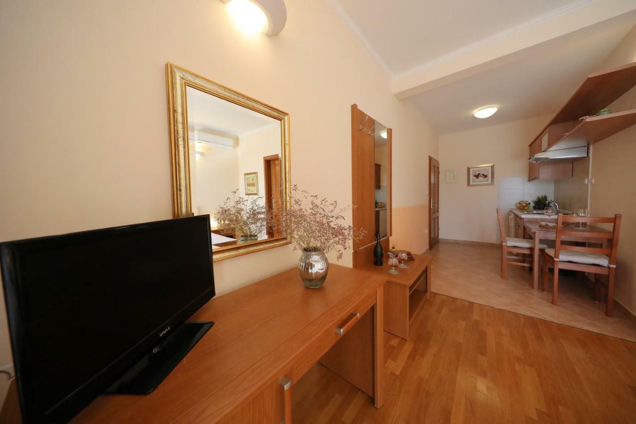 Apartments Villa Marnii Kožino Exteriér fotografie